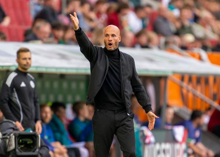 Paul Simonis heeft VfL Wolfsburg nog niet aan de praat gekregen