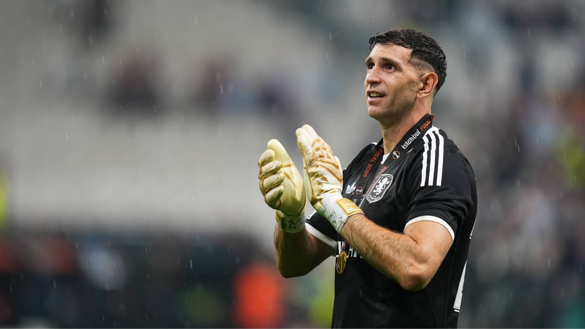 Emiliano Martinez, Aston Villa, 2025/26