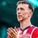 PSV moet zich plotseling gaan voorbereiden op een mogelijk vertrek van Ivan Perisic. Inter heeft de 36-jarige Kroaat op de radar staan, zo meldt de Italiaanse sportjournalist Pasquale Guarro.
De Milanezen zijn op zoek naar een extra wingback, med...