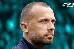 De druk op Ajax-trainer Johnny Heitinga neemt toe na een stroeve seizoensstart. Ondanks een 2-0 overwinning op promovendus Telstar, dankzij twee doelpunten van Wout Weghorst, is de onvrede over de speelwijze van de Amsterdammers duidelijk voelbaar...