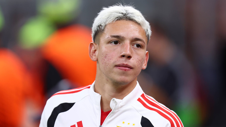 Gianluca Prestianni, Benfica