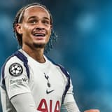 Xavi Simons staat mogelijk voor een vertrek bij Tottenham Hotspur. De aanvallende middenvelder, die afgelopen zomer met hoge verwachtingen naar Londen trok, zou na dit seizoen alweer mogen uitzien naar een nieuwe werkgever.
Het verblijf van Si...