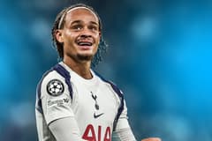 Xavi Simons staat mogelijk voor een vertrek bij Tottenham Hotspur. De aanvallende middenvelder, die afgelopen zomer met hoge verwachtingen naar Londen trok, zou na dit seizoen alweer mogen uitzien naar een nieuwe werkgever.
Het verblijf van Si...