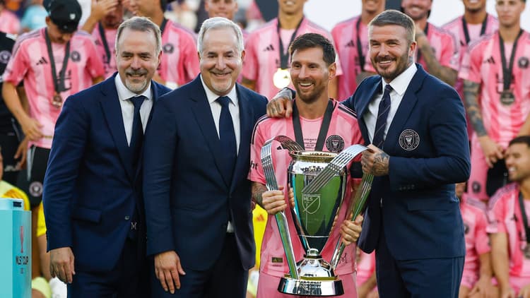 The Mas brothers, Lionel Messi and David Beckham