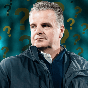 Dennis te Kloese ontslaat trainer via telefoon: 'Rot op met je besluit'