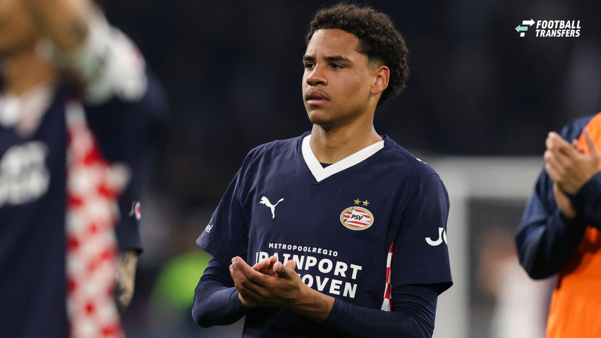 Bij PSV ging het middenveld afgelopen zomer flink op de schop. Twee sterkhouders vertrokken in de personen van Joey Veerman en Ismael Saibari, terwijl voor hun vervanging miljoenen werd uitgegeven. Daarnaast deed trainer Peter Bosz ook een bero...