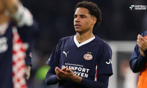 Bij PSV ging het middenveld afgelopen zomer flink op de schop. Twee sterkhouders vertrokken in de personen van Joey Veerman en Ismael Saibari, terwijl voor hun vervanging miljoenen werd uitgegeven. Daarnaast deed trainer Peter Bosz ook een bero...