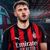 Santiago Giménez, AC Milan, San Siro