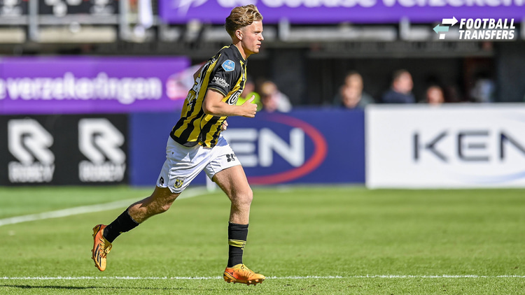 Jordi Altena debuteerde in het seizoen 2023/24 in Vitesse 1, maar kwam daar niet verder dan vier speelminuten in twee invalbeurten. 