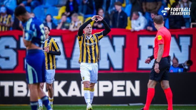 Nino Zonneveld was maandag van grote waarde voor Vitesse met twee treffers.