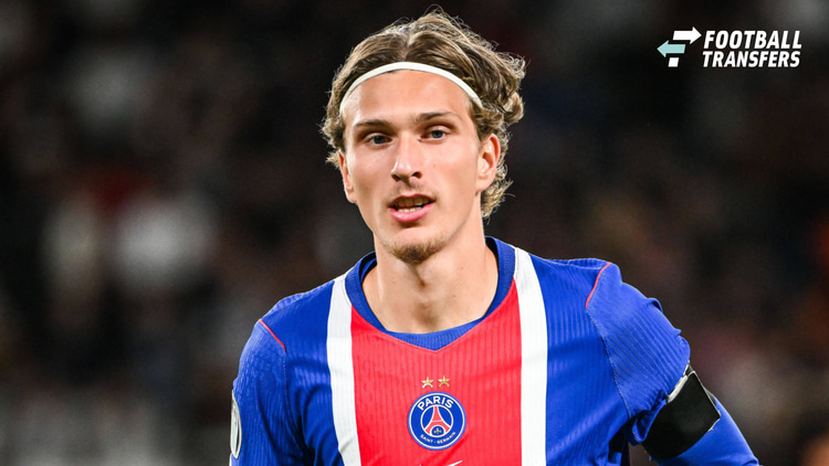 Mika Godts in actie namens Paris Saint-Germain.