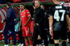 ENSCHEDE FC Twente coach John van den Brom with FC Twente forward Filip Thorvaldsen during the UEFA Conference League match between FC Twente and FC Thun at Grolsch Veste on October 15, 2026, in Enschede, the Netherlands PETER LOUS EYE4IMAGES DeFodi...