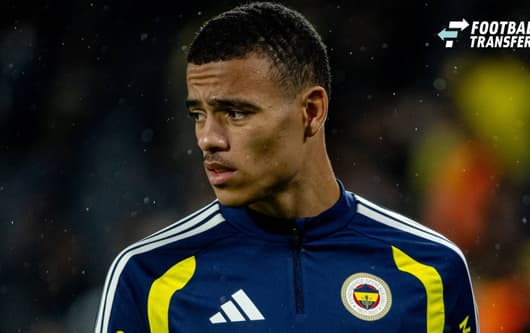 ISTANBUL, TURKEY - OCTOBER 17: Mason Greenwood of Fenerbahce warms up prior to the Trendyol Super League 8th week match between Fenerbahce SK and Corendon Alanyaspor at Chobani Stadium Fenerbahce Sukru Saracoglu Complex on October 17, 2026 in Istanb...