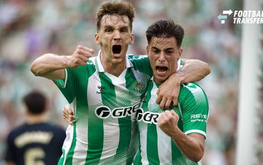 Real Betis Balompie vs FC Barcelona, Barca - LaLiga EA Sports - 17 10 2026 Valentin Gomez of Real Betis (R) celebrates his goal with Diego Llorente of Real Betis (L) during the LaLiga EA Sports match between Real Betis Balompie and FC Barcelona at L...