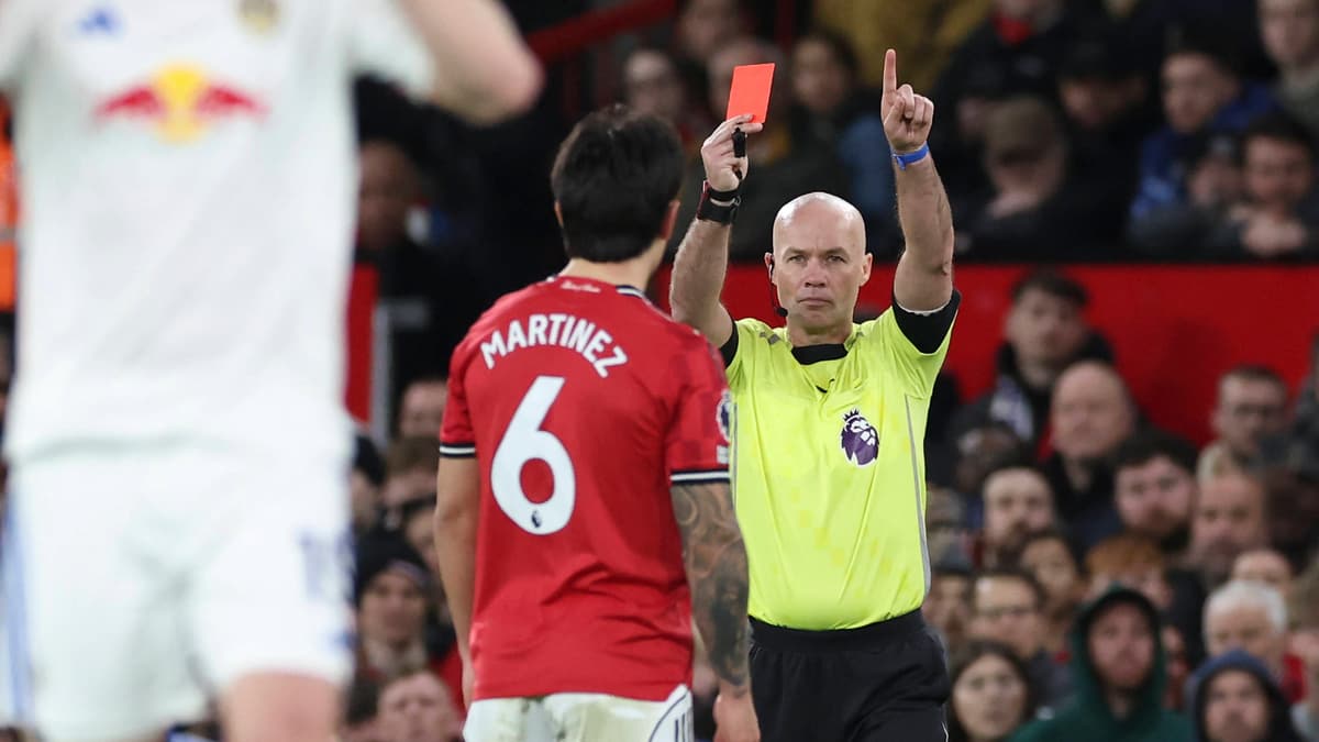 Lisandro Martinez, Man Utd, Leeds, Red card