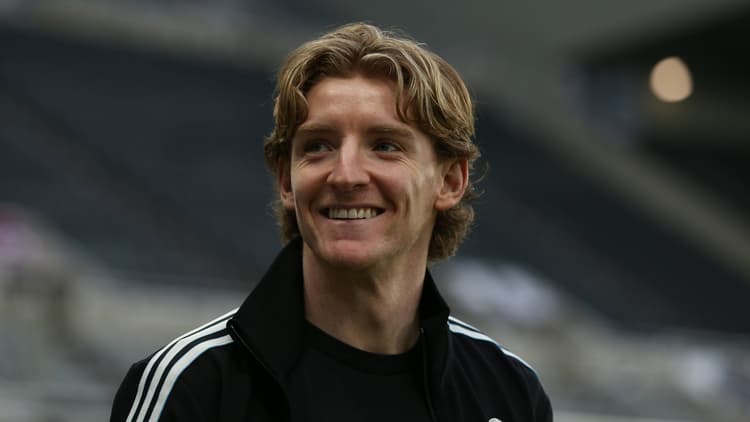 Anthony Gordon, Newcastle