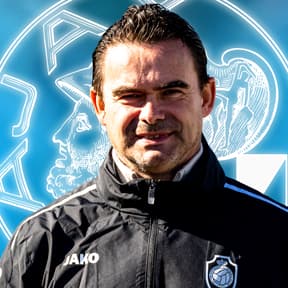 Ajax moet opnieuw telefoontje plegen voor deal met Marc Overmars