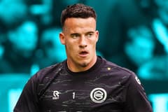 Wrexham, de club uit het Engelse Championship, heeft zijn oog laten vallen op doelman Etienne Vaessen van FC Groningen, weet Voetbal International. De club ziet in de Surinaamse international een potenti&amp;euml;le vaste waarde voor de komende ja...