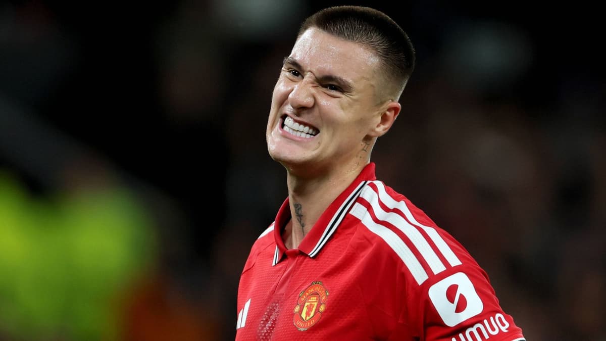 Man Utd pick €50m Sesko replacement as serious blow confirmed