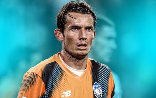 Marten de Roon heeft in Studio Voetbal meer verteld over zijn toekomst. De middenvelder van Atalanta Bergamo liet duidelijk merken dat hij niet terug gaat keren naar de Eredivisie, waar hij eerder speelde voor Sparta Rotterdam en sc Heerenveen.
O...