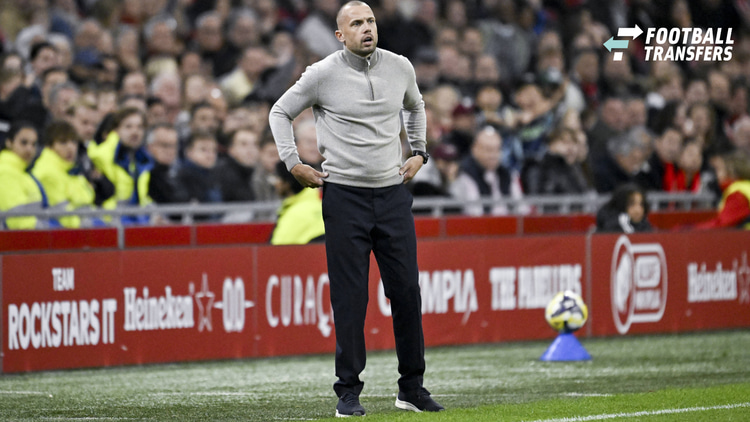 John Heitinga hield het slechts vijftien wedstrijden vol als Ajax-trainer.