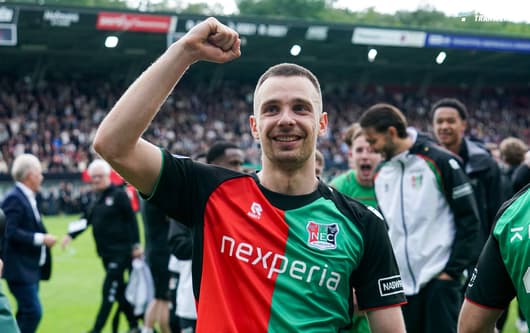 NEC Nijmegen staat voor een belangrijk dilemma rondom de toekomst van Darko Nejasmic, wiens contract in het Goffertstadion nog loopt tot 30 juni 2027. De 27-jarige centrale middenvelder heeft zich de afgelopen tijd geruisloos opgewerkt tot de b...