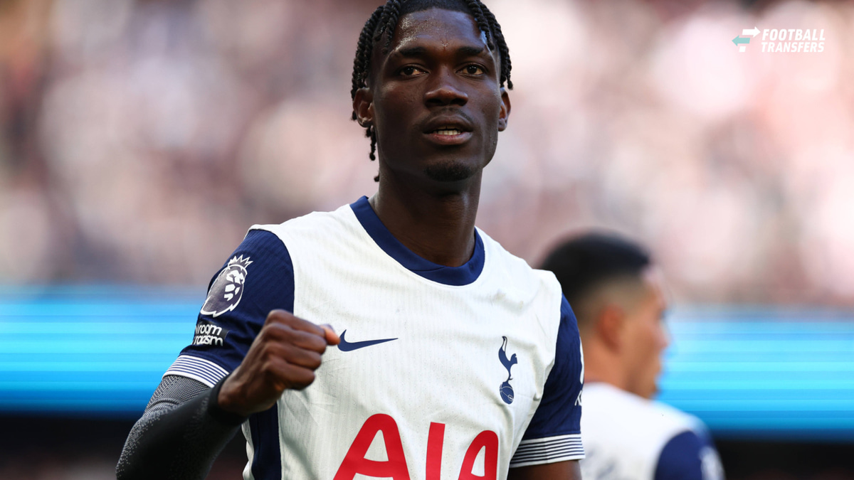 19th October 2024; Tottenham Hotspur Stadium, London, England; Premier League Football, Tottenham Hotspur versus West Ham United; Yves Bissouma of Tottenham Hotspur celebrates after he scored for 2-1 in the 52nd minute  ActionPlus12704529 ShaunxBroo...
