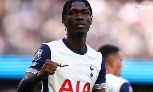 19th October 2024; Tottenham Hotspur Stadium, London, England; Premier League Football, Tottenham Hotspur versus West Ham United; Yves Bissouma of Tottenham Hotspur celebrates after he scored for 2-1 in the 52nd minute  ActionPlus12704529 ShaunxBroo...