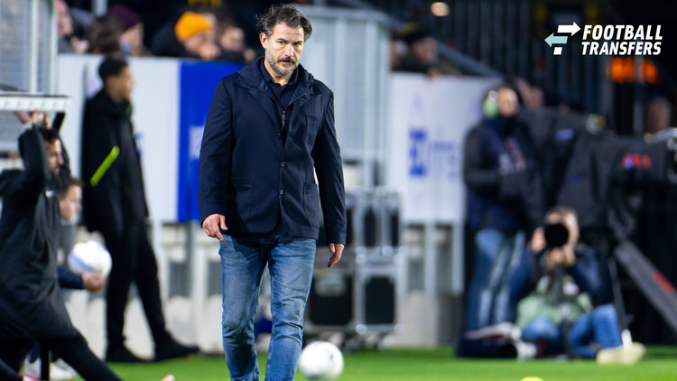 Carl Hoefkens tijdens de wedstrijd tegen Telstar (0-1 verlies).