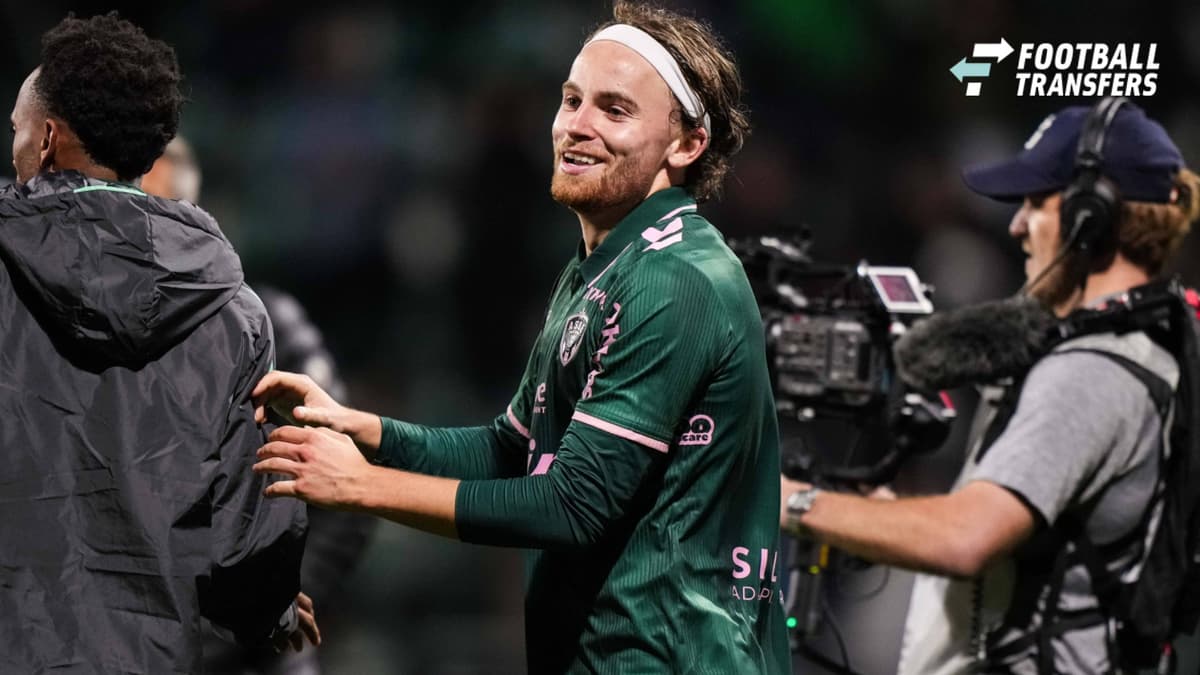 Red Star 93 v AS Saint-Etienne - Ligue 2 BKT 2026 2027 Jakob BREUM of Saint-Etienne celebrates during Ligue 2 BKT match between Red Star and Saint-Etienne at Stade Bauer on October 17, 2026 in Saint-Ouen, France.  Copyright: xEmilianxBaldowx 776577011
