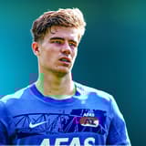Door meer te focussen op eigen talenten en het opleiden van jonge spelers, heeft AZ de afgelopen jaren een gigantische stap gezet. Dit gaat de club komende transferperiode goud geld opleveren door het vertrek van Kees Smit. Maar ook Wouter Goes ga...