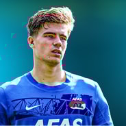 Door meer te focussen op eigen talenten en het opleiden van jonge spelers, heeft AZ de afgelopen jaren een gigantische stap gezet. Dit gaat de club komende transferperiode goud geld opleveren door het vertrek van Kees Smit. Maar ook Wouter Goes ga...