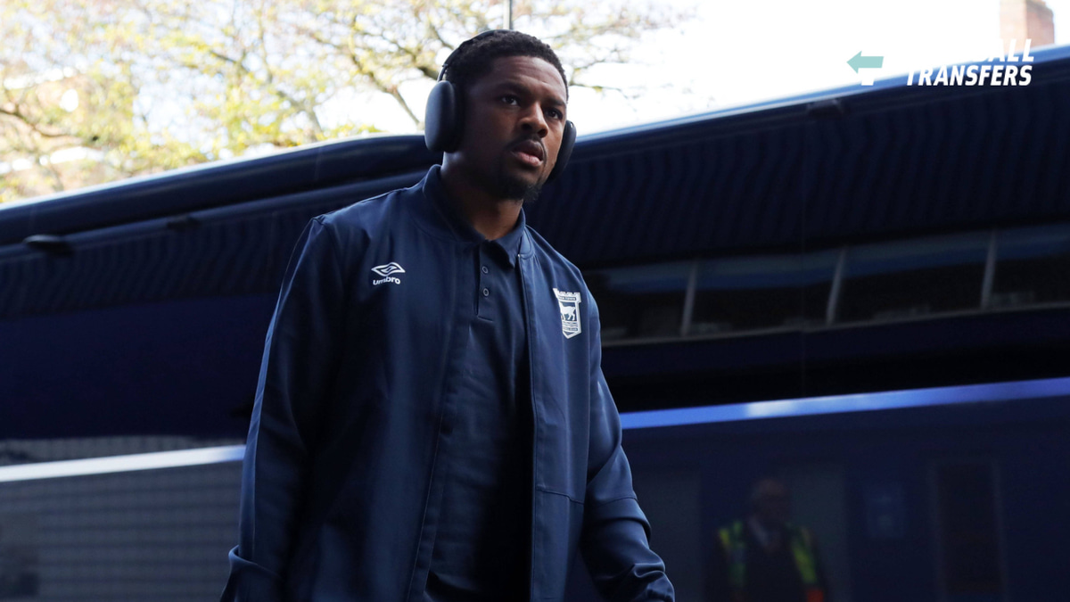 Queens Park Rangers v Ipswich Town, London, UK - 01 Nov 2025 Chuba Akpom of Ipswich Town during the Sky Bet Championship match between Queens Park Rangers and Ipswich Town at Loftus Road Stadium, London on 01 November 2025 ( London Loftus Road Stadi...