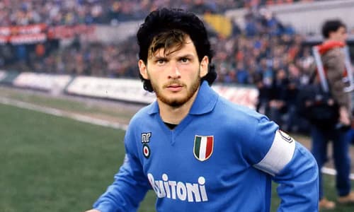 Khvicha Kvaratskhelia, Napoli, 2022-23