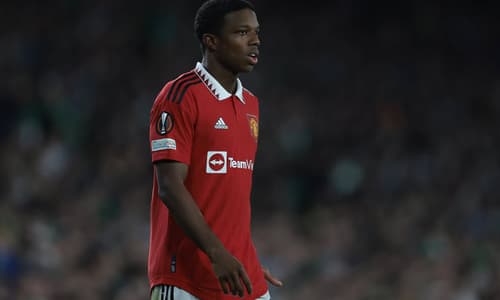 Malacia meldt knieproblemen niet bij Manchester United: 'Hij wilde indruk maken en blijven spelen'