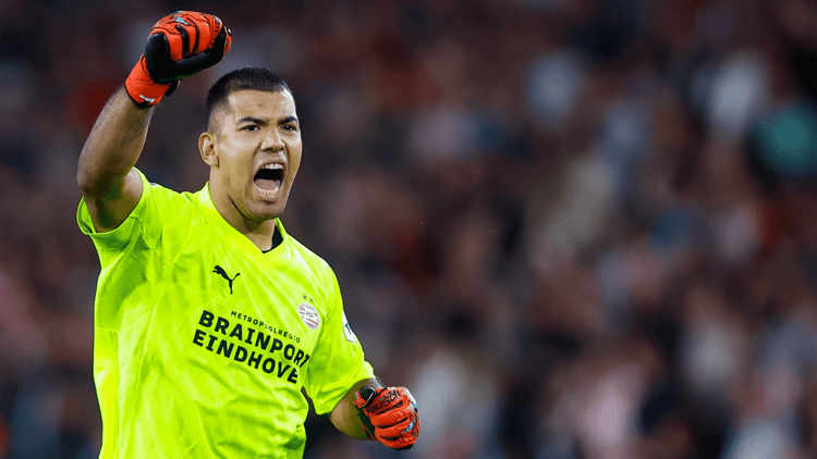 Walter Benítez kwam in de zomer van 2022 transfervrij over van OGC Nice.