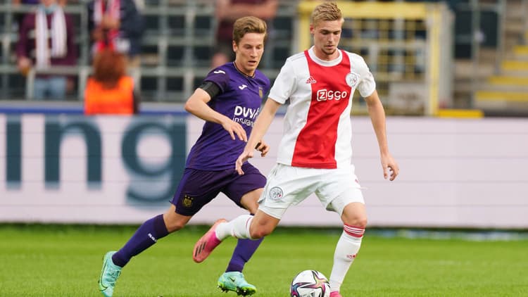 Zeno Debast (links) in duel met Kenneth Taylor.