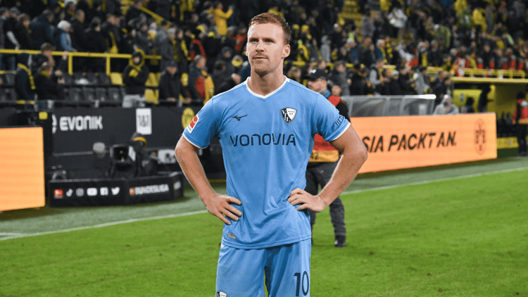 Dani de Wit in het shirt van VfL Bochum. 