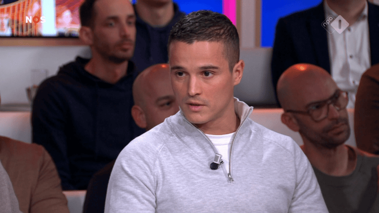 Ibrahim Afellay als analist bij NOS Studio Voetbal. 