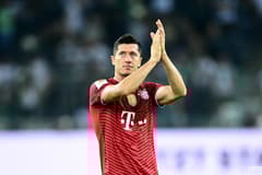 Robert Lewandowski has told Bayern Munich he wants to quit the club
