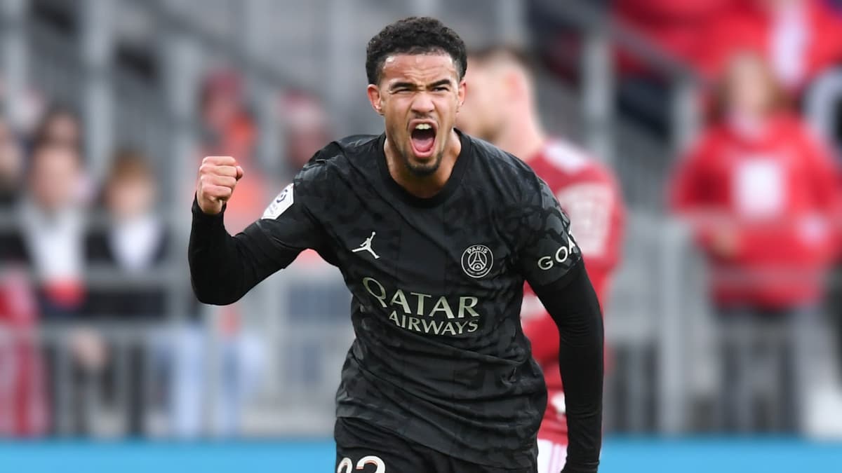 Warren Zaire-Emery celebrates PSG scoring against Brest in Ligue 1