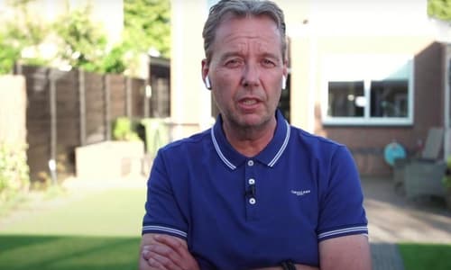 Valentijn Driessen maakt 'rolmops' met de grond gelijk: 'Fatshamen? Bij voetballers mag het'