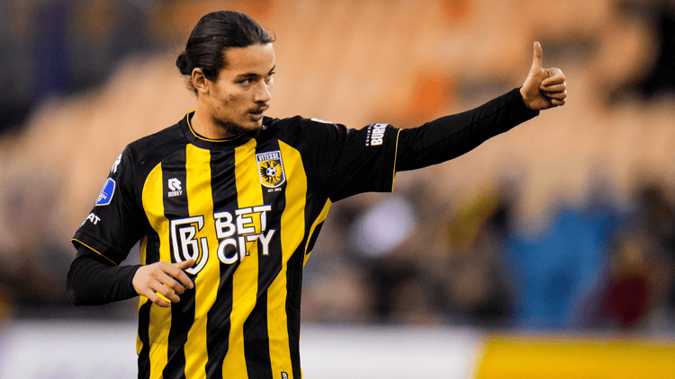 Anis Hadj Moussa speelde het afgelopen halfjaar op huurbasis voor Vitesse en verdiende een transfer naar Feyenoord.