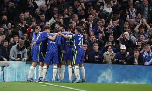 Chelsea celebrate Christian Pulisic goal v Lille