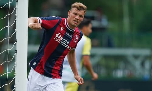 Sydney van Hooijdonk, Bologna, 2021/22