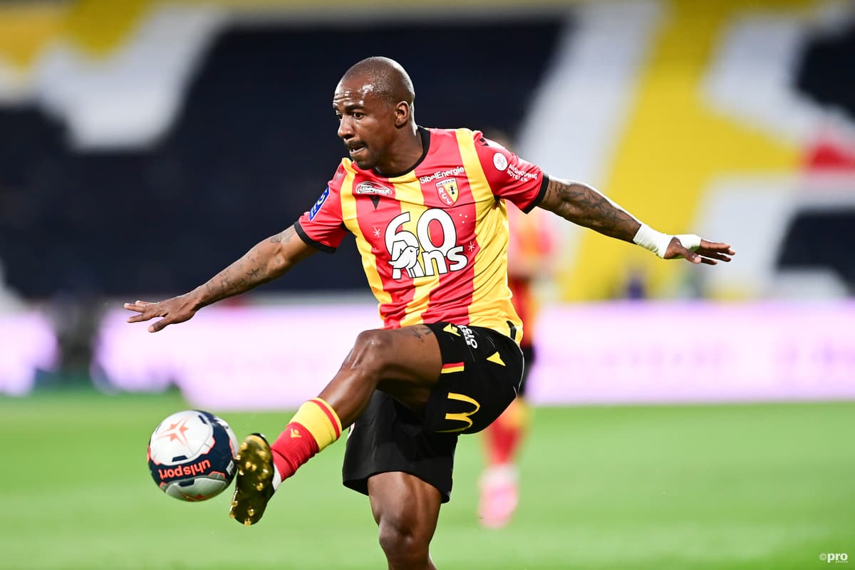 Former Chelsea starlet Kakuta is attracting interest from several Premier League clubs