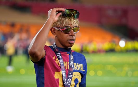 Lamine Yamal celebrates winning the Copa del Rey with Barcelona, 2024/25