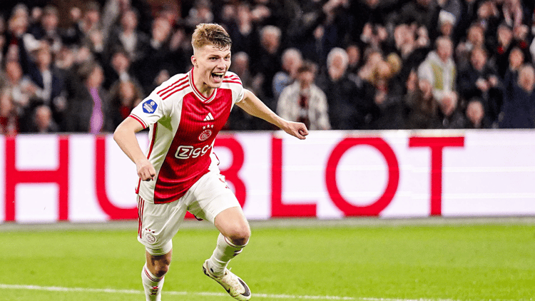 Anton Gaaei in het shirt van Ajax.