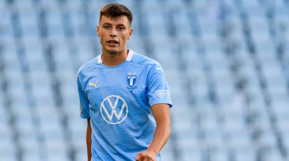 Chelsea target Ahmedhodzic subject of ‘enormous interest’ from other clubs