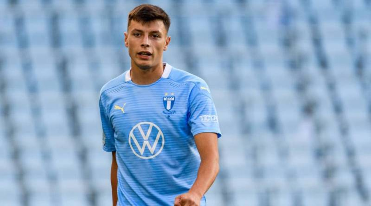 Chelsea target Ahmedhodzic subject of ‘enormous interest’ from other clubs